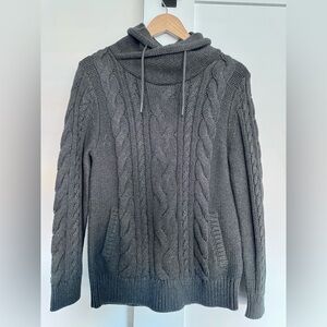 Woman’s Gray Cable Knit Sweater